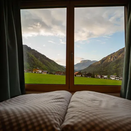 Tirolerherz Hotel *