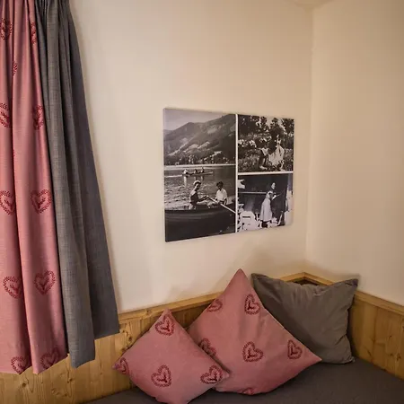 ホテル Tirolerherz