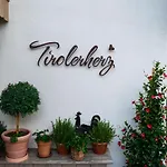 Отель Tirolerherz *