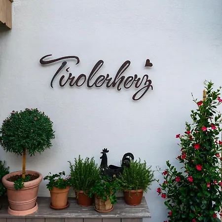 Hotel Tirolerherz *